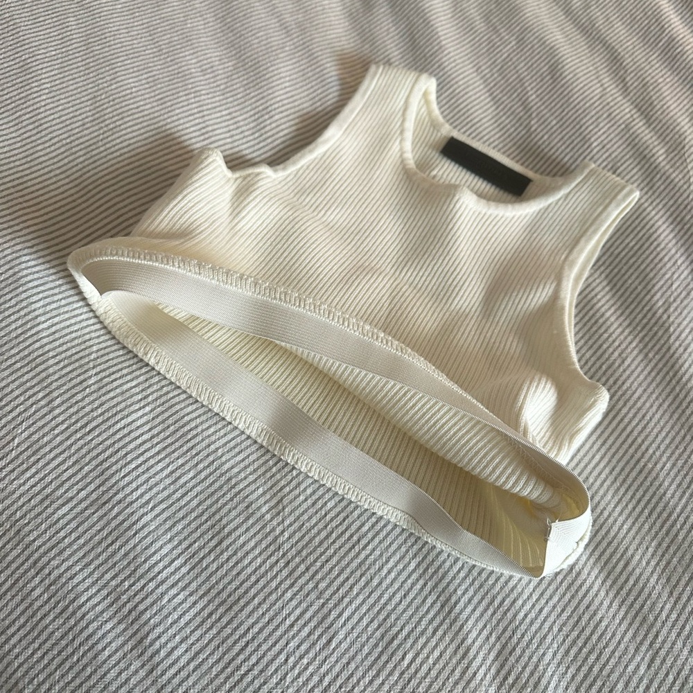 Essentials Cropped Vest - Picture 2 of 7